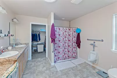 8576 E Evans Creek Road, Rogue River, OR 97537 - Photo 15