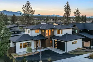 62621 NW Mt Hood Dr, Bend, OR 97703 - Photo 1