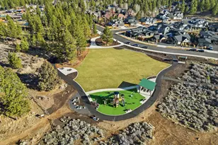 62621 NW Mt Hood Dr, Bend, OR 97703 - Photo 39