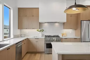 62621 NW Mt Hood Dr, Bend, OR 97703 - Photo 5