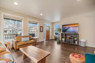 20583 Sierra Dr, Bend, OR 97701 - Photo 7