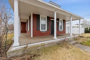 125 SE D St, Madras, OR 97741 - Photo 3