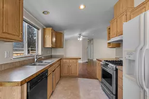 61014 SE Geary Dr, Bend, OR 97702 - Photo 13