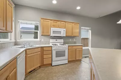 20702 Beaumont Drive, Bend, OR 97701 - Photo 7