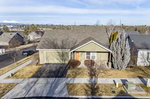 20702 Beaumont Dr, Bend, OR 97701 - Photo 23