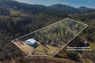 365 White Tail Dr, Eagle Point, OR 97524 - Photo 1