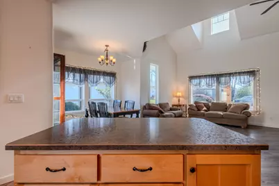 1316 NE Foster Way, Grants Pass, OR 97526 - Photo 11