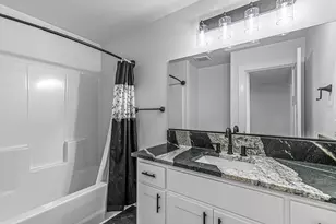 303 Everett Way, Talent, OR 97540 - Photo 19