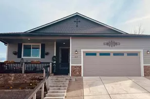 917 Stonewater Dr, Eagle Point, OR 97524 - Photo 1