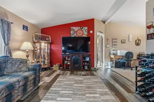 125 W Oregon Ave, Klamath Falls, OR 97601 - Photo 3