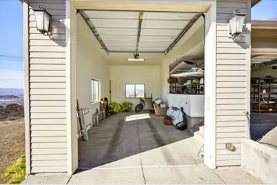 4182 N Roxy Drive, Medford, OR 97504 - Photo 85