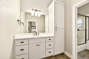 4182 N Roxy Dr, Medford, OR 97504 - Photo 41