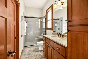 4182 N Roxy Dr, Medford, OR 97504 - Photo 37