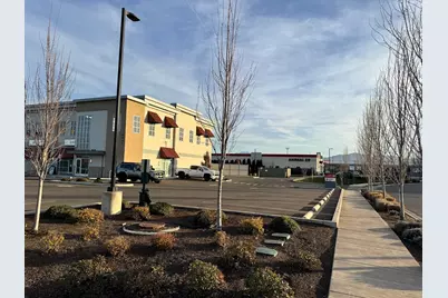 4801 Biddle Road #201, Central Point, OR 97502 - Photo 5