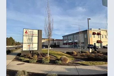 4801 Biddle Road #201, Central Point, OR 97502 - Photo 3