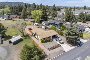 2667 NE Jones Rd, Bend, OR 97701 - Photo 3