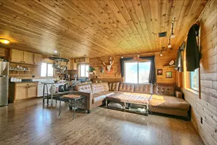 17275 Water Gap Rd, Williams, OR 97544 - Photo 9