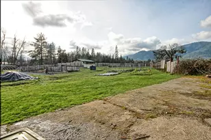 17275 Water Gap Rd, Williams, OR 97544 - Photo 45