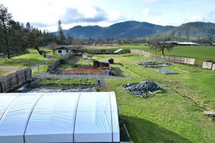 17275 Water Gap Rd, Williams, OR 97544 - Photo 3