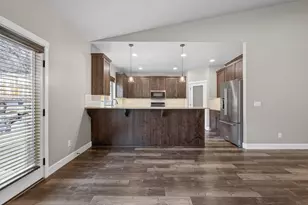 2793 SW 33rd St, Redmond, OR 97756 - Photo 9