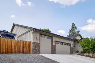 2793 SW 33rd St, Redmond, OR 97756 - Photo 3