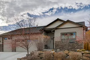 2793 SW 33rd St, Redmond, OR 97756 - Photo 3