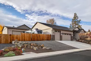 2793 SW 33rd St, Redmond, OR 97756 - Photo 1