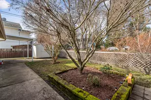 306 SW 3rd St, Grants Pass, OR 97526 - Photo 21