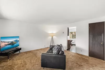 306 SW 3rd Street, Grants Pass, OR 97526 - Photo 3