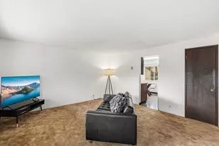 306 SW 3rd St, Grants Pass, OR 97526 - Photo 3