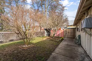306 SW 3rd St, Grants Pass, OR 97526 - Photo 23