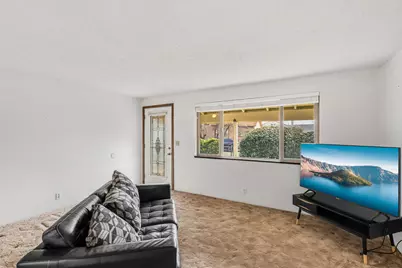 306 SW 3rd Street, Grants Pass, OR 97526 - Photo 5