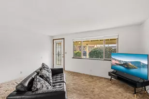 306 SW 3rd St, Grants Pass, OR 97526 - Photo 5