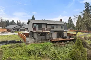 1030 SW River Mist Ln, Grants Pass, OR 97527 - Photo 37