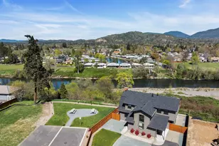 1030 SW River Mist Ln, Grants Pass, OR 97527 - Photo 3