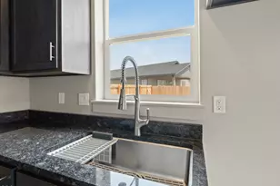 3236 NW Dogwood Ave, Redmond, OR 97756 - Photo 29