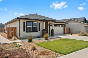 3236 NW Dogwood Ave, Redmond, OR 97756 - Photo 7