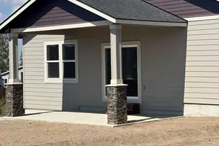 3236 NW Dogwood Ave, Redmond, OR 97756 - Photo 3