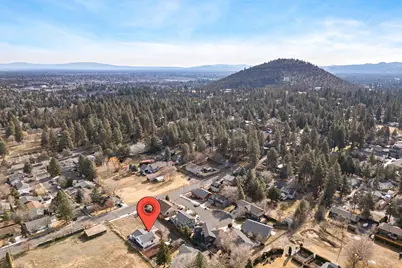 2105 NE 11th Place, Bend, OR 97701 - Photo 5