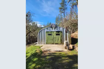 18525 E Evans Creek Road, Rogue River, OR 97537 - Photo 19