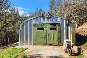 18525 E Evans Creek Rd, Rogue River, OR 97537 - Photo 19