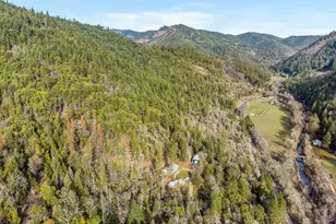 18525 E Evans Creek Rd, Rogue River, OR 97537 - Photo 23