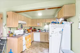 18525 E Evans Creek Rd, Rogue River, OR 97537 - Photo 9