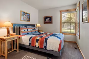 8855 SW Canyon Wren Ct, Redmond, OR 97756 - Photo 11