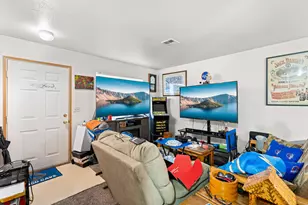 408 SE 10th St, Grants Pass, OR 97526 - Photo 21