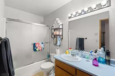 408 SE 10th Street, Grants Pass, OR 97526 - Photo 13