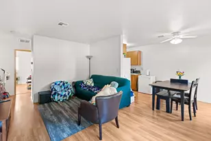 408 SE 10th St, Grants Pass, OR 97526 - Photo 7