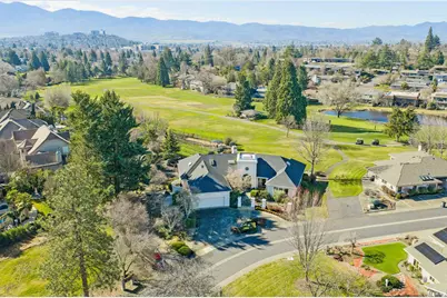 3192 Arnold Palmer Way, Medford, OR 97504 - Photo 3