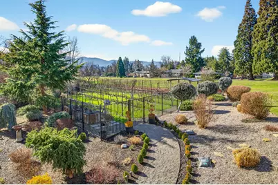 3192 Arnold Palmer Way, Medford, OR 97504 - Photo 73