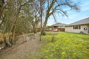 884 Mendolia Way, Central Point, OR 97502 - Photo 25